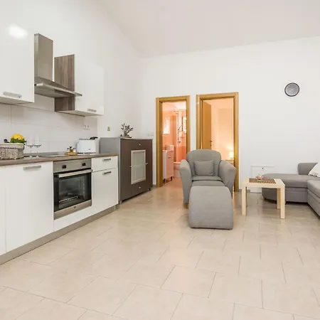 Zaklina 2 By Interhome Apartamento Vir
