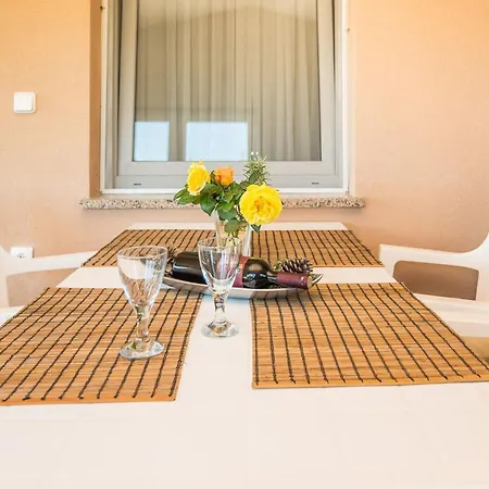 Zaklina 2 By Interhome Vir