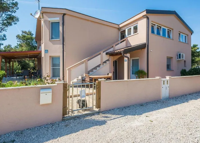 Zaklina 2 By Interhome Vir